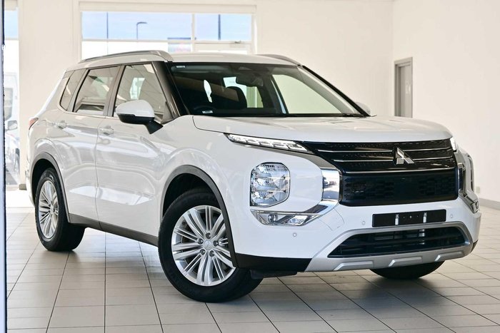 2024 Mitsubishi Outlander LS