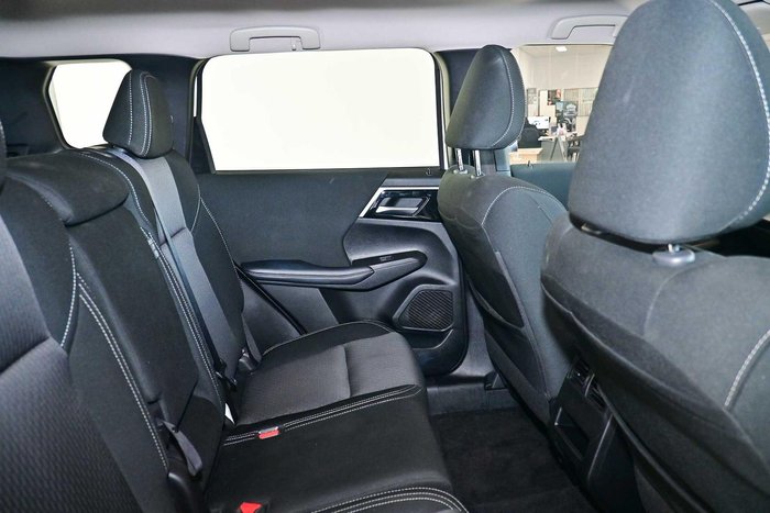 2024 Mitsubishi Outlander LS