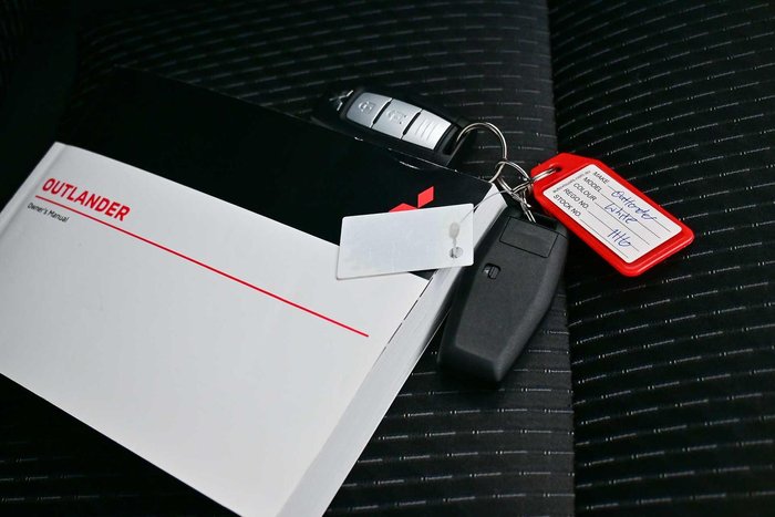 2024 Mitsubishi Outlander LS
