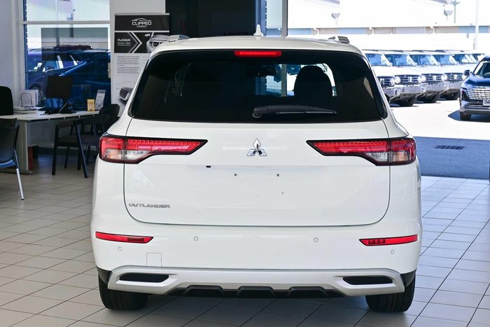 2024 Mitsubishi Outlander LS