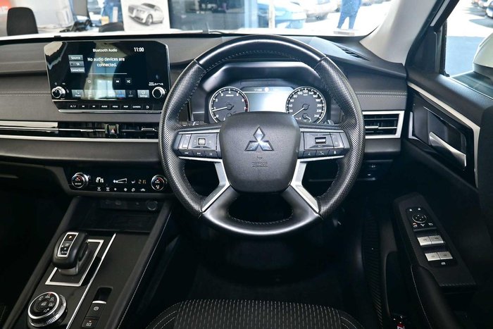 2024 Mitsubishi Outlander LS