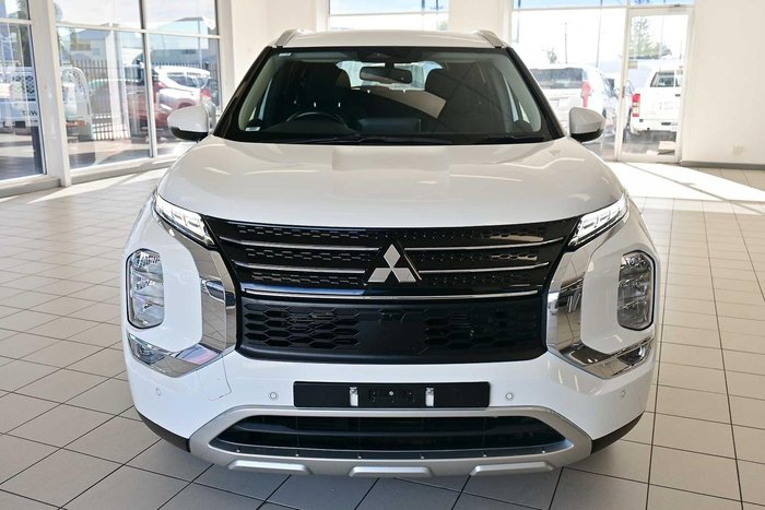 2024 Mitsubishi Outlander LS