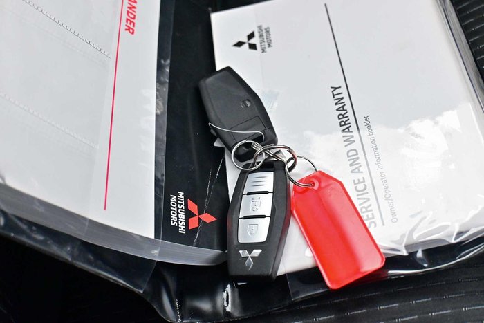 2024 Mitsubishi Outlander LS