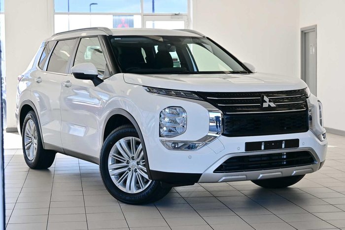 2024 Mitsubishi Outlander LS