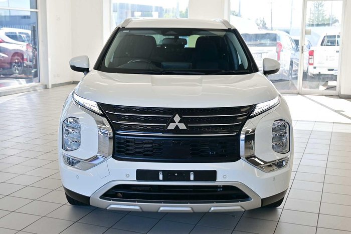 2024 Mitsubishi Outlander LS
