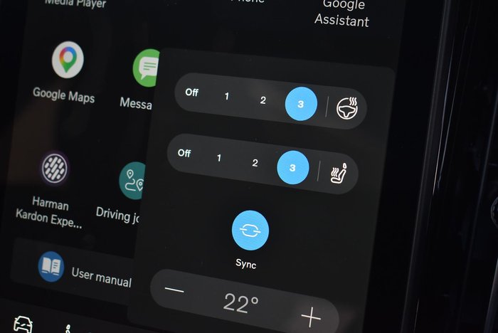 2025 Volvo XC60 Plus T8 Plug-In Hybrid Dark
