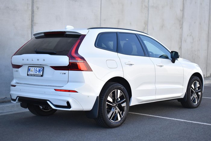 2025 Volvo XC60 Plus T8 Plug-In Hybrid Dark