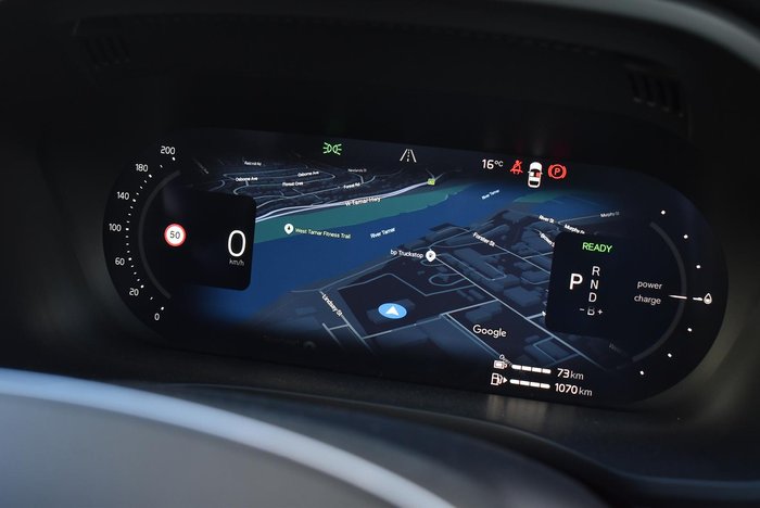 2025 Volvo XC60 Plus T8 Plug-In Hybrid Dark
