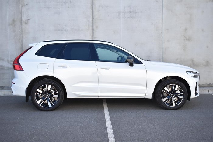 2025 Volvo XC60 Plus T8 Plug-In Hybrid Dark