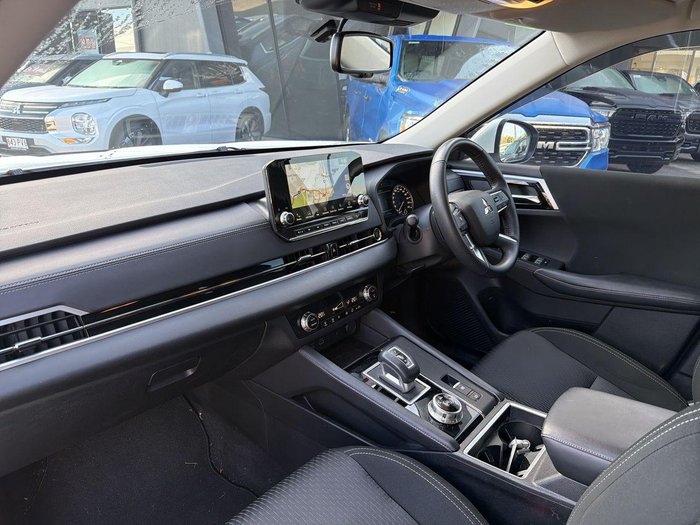 2022 Mitsubishi Outlander LS