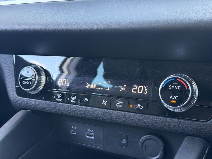 2022 Mitsubishi Outlander LS