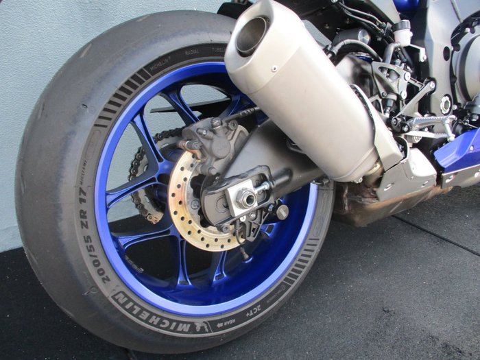 2025 Yamaha YZF-R1 BLUE