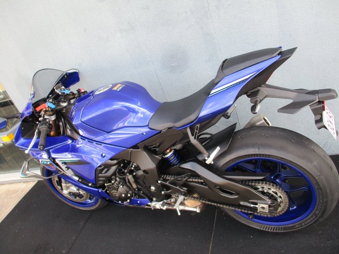 2025 Yamaha YZF-R1 BLUE