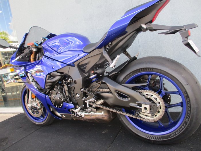 2025 Yamaha YZF-R1 BLUE