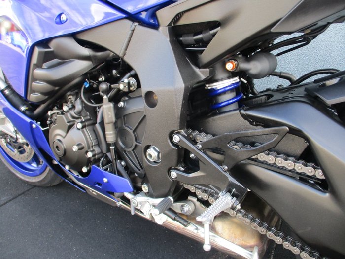 2025 Yamaha YZF-R1 BLUE