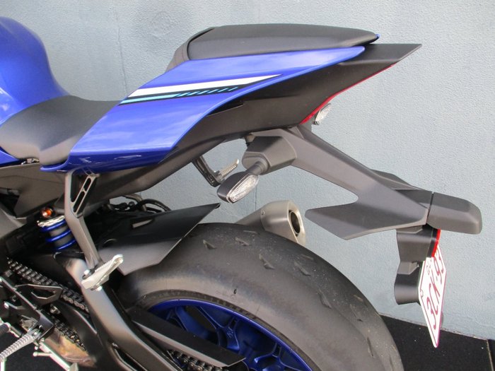 2025 Yamaha YZF-R1 BLUE