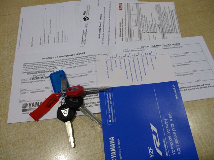 2025 Yamaha YZF-R1 BLUE