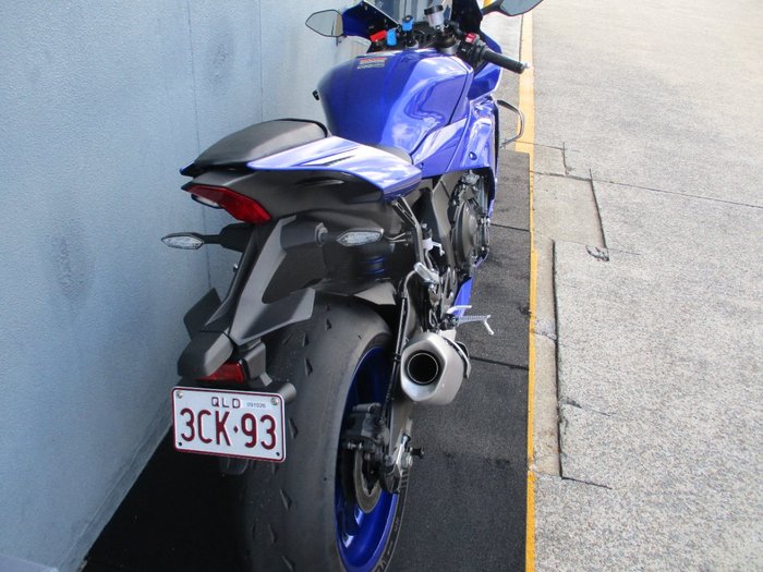 2025 Yamaha YZF-R1 BLUE