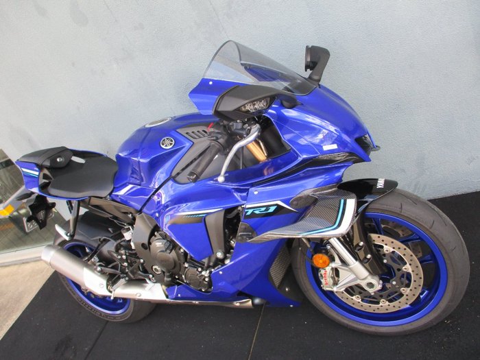 2025 Yamaha YZF-R1 BLUE