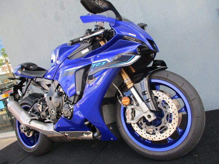 2025 Yamaha YZF-R1 BLUE
