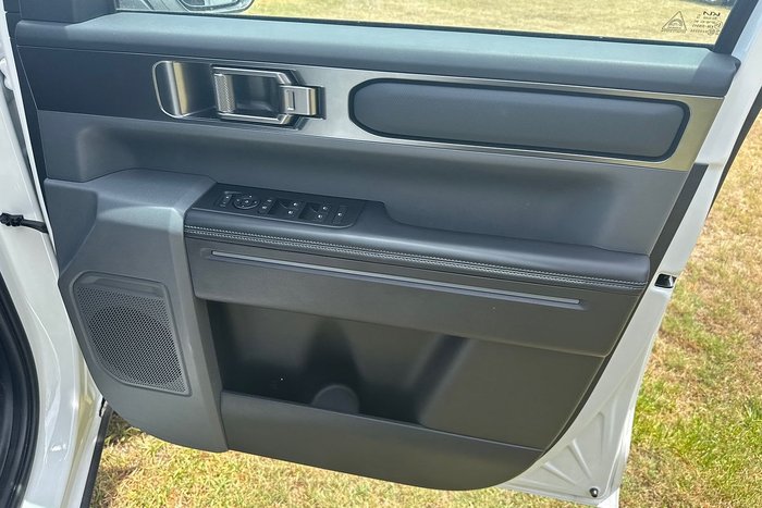 2025 Kia Tasman SX+ TK MY26 4X4 Dual Range Clear White (UD)