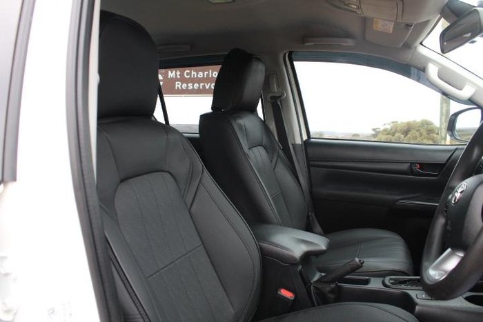 2022 Toyota Hilux SR