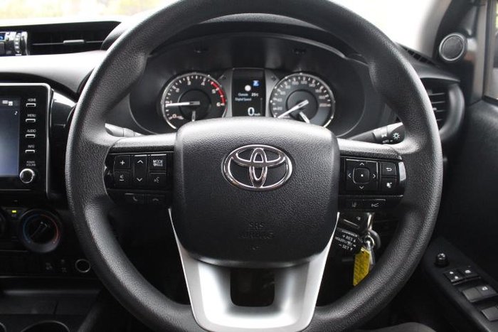 2022 Toyota Hilux SR