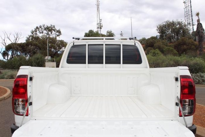 2022 Toyota Hilux SR