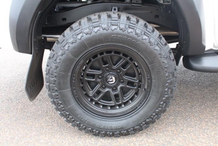 2022 Toyota Hilux SR