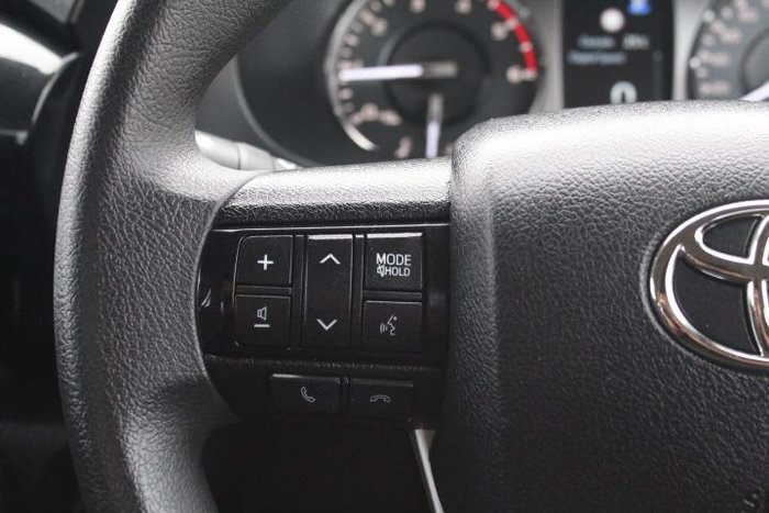 2022 Toyota Hilux SR