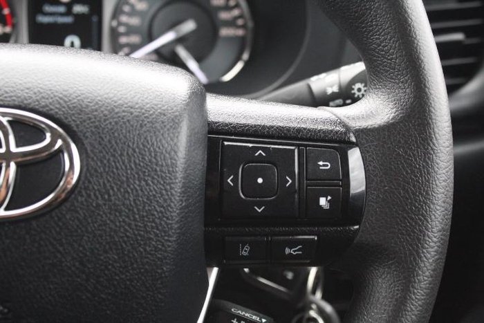 2022 Toyota Hilux SR