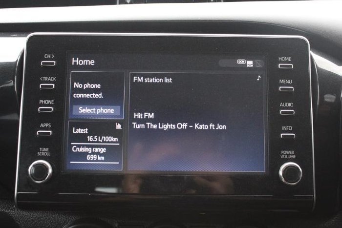 2022 Toyota Hilux SR