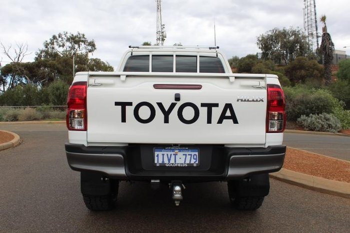 2022 Toyota Hilux SR