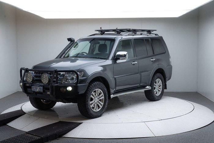 2018 Mitsubishi Pajero GLS