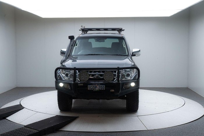 2018 Mitsubishi Pajero GLS
