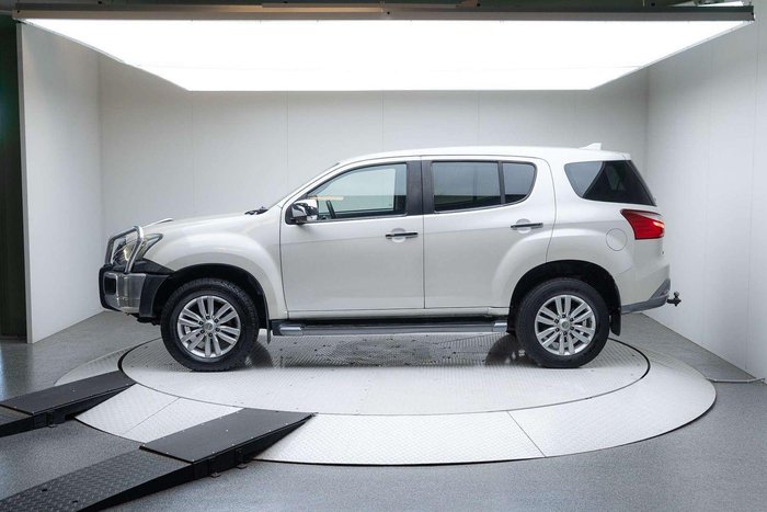 2017 Isuzu MU-X