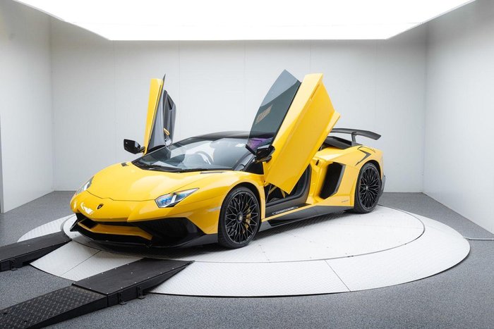 2016 Lamborghini Aventador