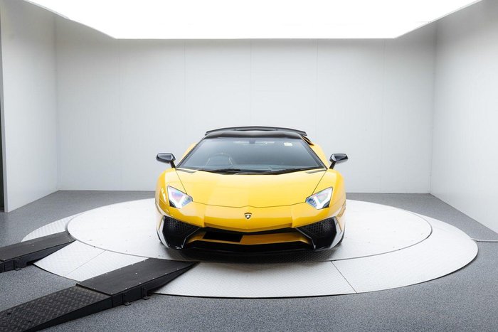 2016 Lamborghini Aventador