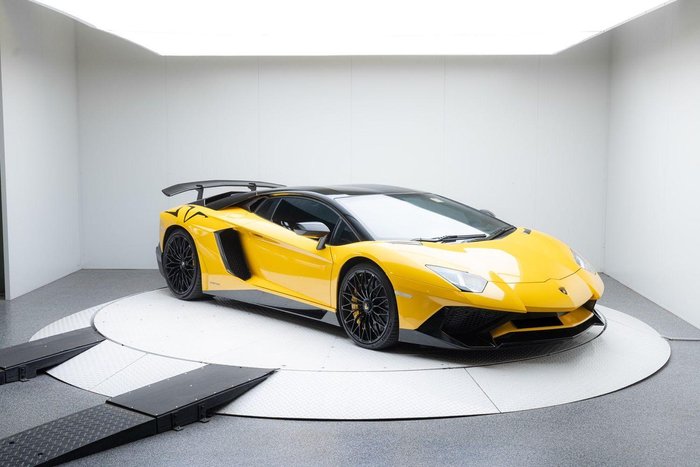 2016 Lamborghini Aventador