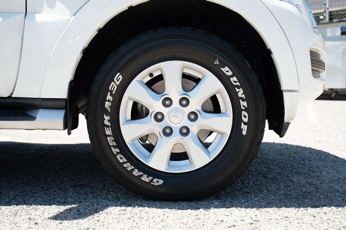 2016 Mitsubishi Pajero