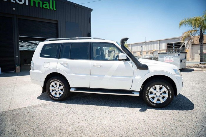 2016 Mitsubishi Pajero