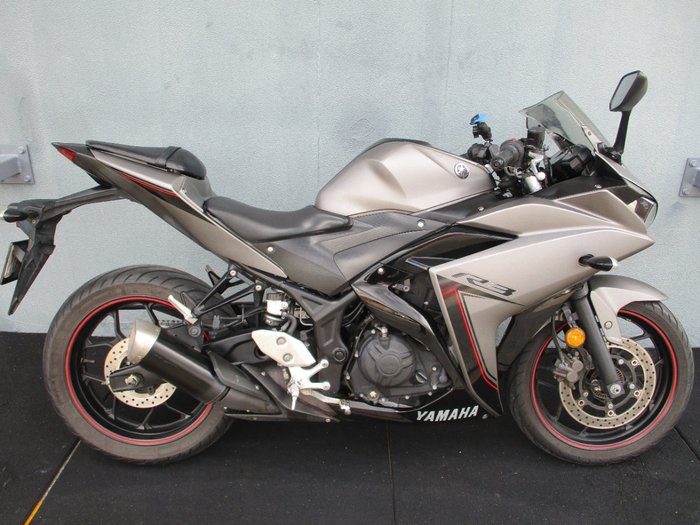 2016 Yamaha YZF-R3 Black