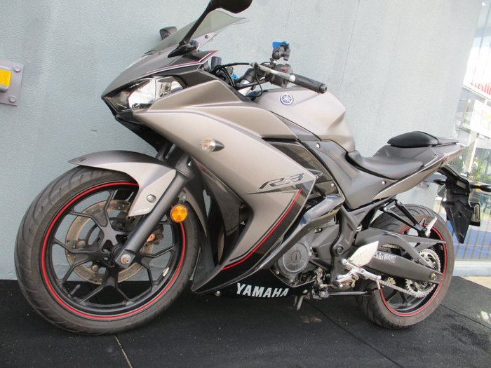 2016 Yamaha YZF-R3 Black