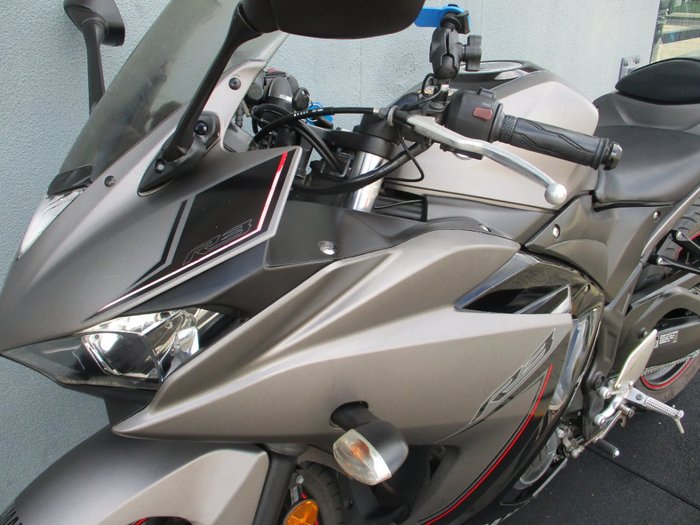 2016 Yamaha YZF-R3 Black