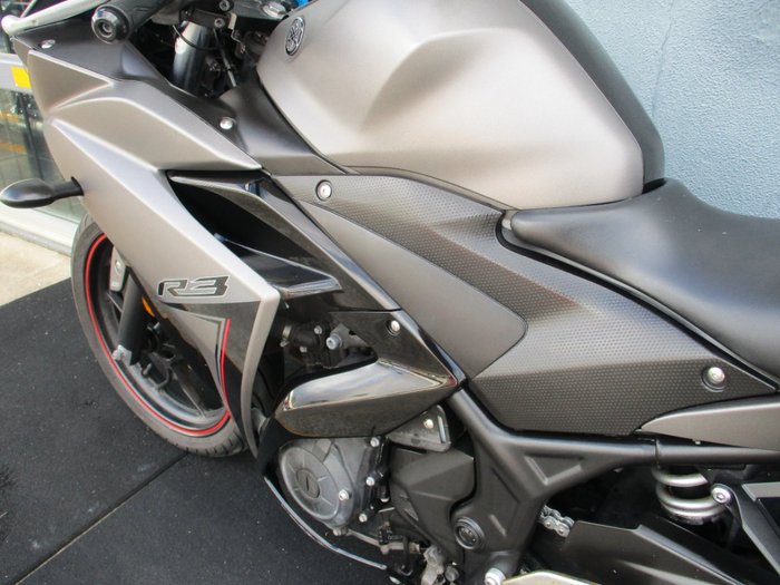 2016 Yamaha YZF-R3 Black