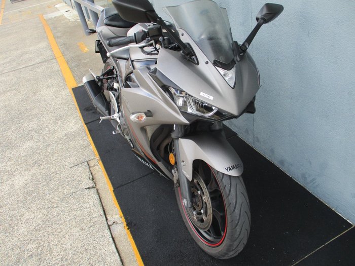 2016 Yamaha YZF-R3 Black