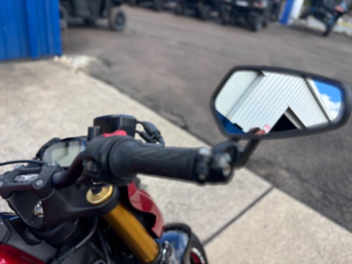 2015 Suzuki GSX-S1000 Red