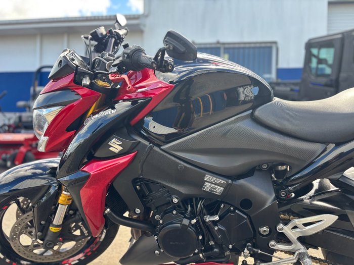 2015 Suzuki GSX-S1000 Red
