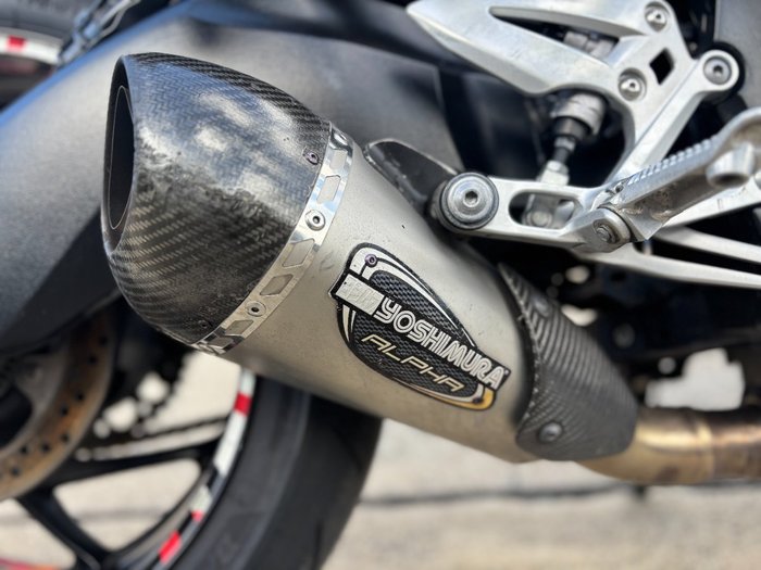 2015 Suzuki GSX-S1000 Red