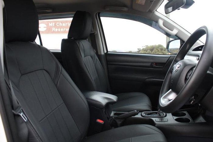 2023 Toyota Hilux SR